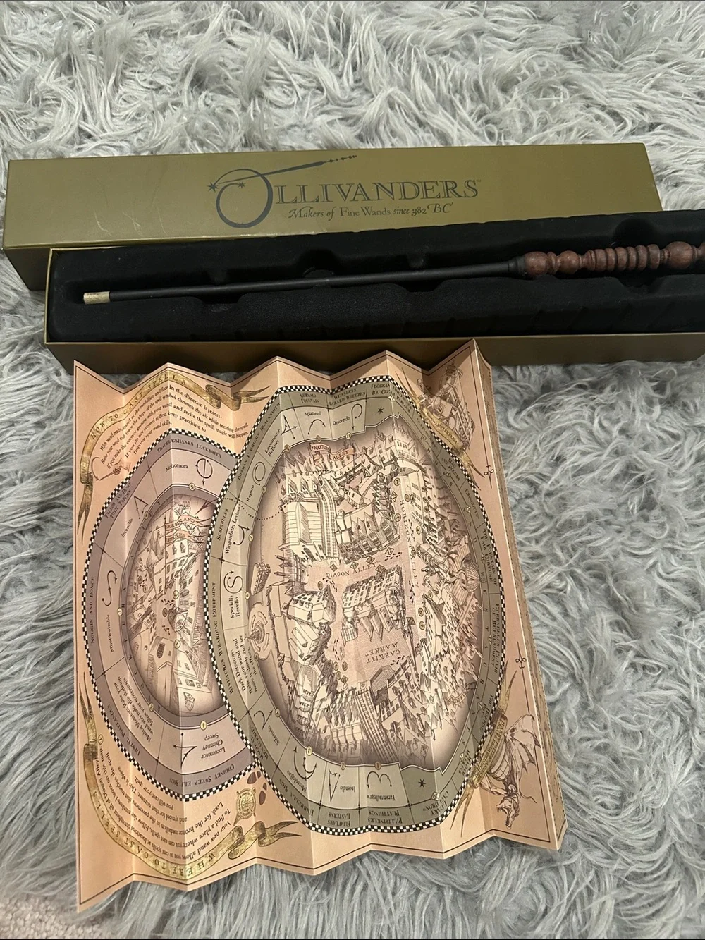 Ollivanders Wand Box - Gold